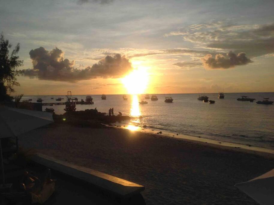 Apartment Beachfront Le Cerisier Trou Aux Biches, Mon Choisy